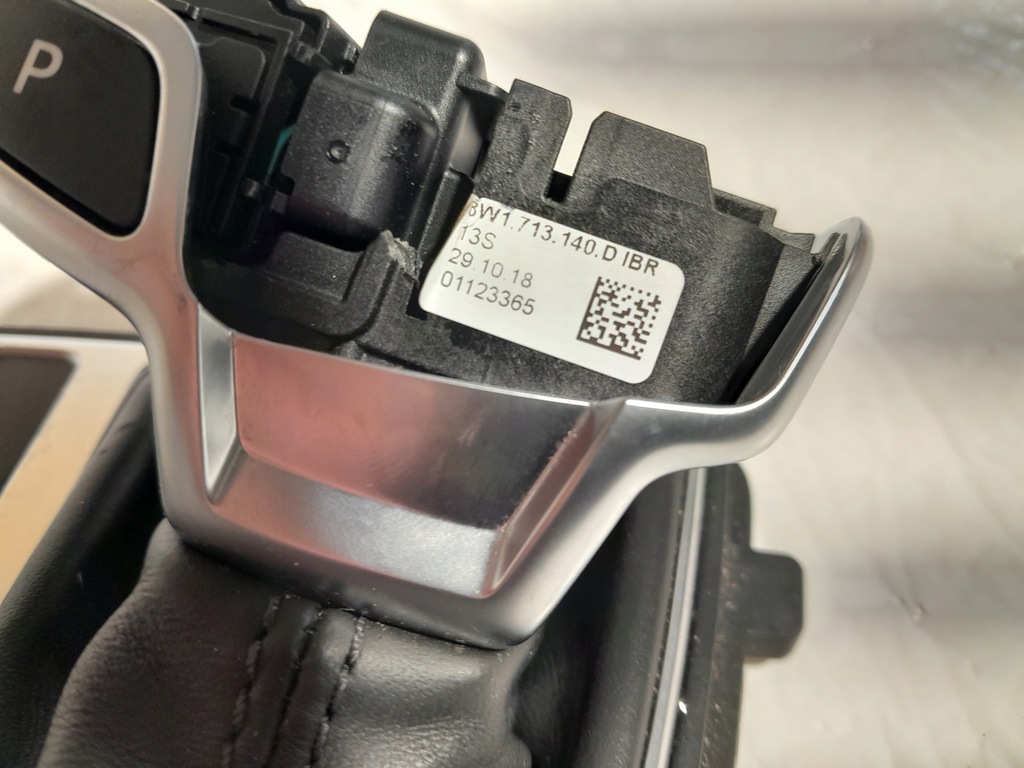 фото №6, Audi a4 b9 ручка чохол рамка перемикання передач 8w1713111c