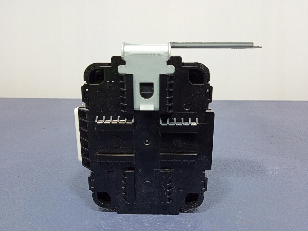 Kia stonic i рестайлинг  20- блок управления assy 95300-h8000 в Украине