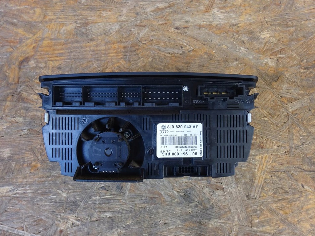 фото №9, Audi tt 8j панель обдув кондиционера 8j0820043af