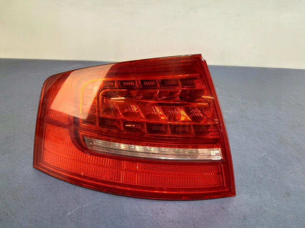 фото №1, Audi a8 d3 лампа задняя led левая w крыло