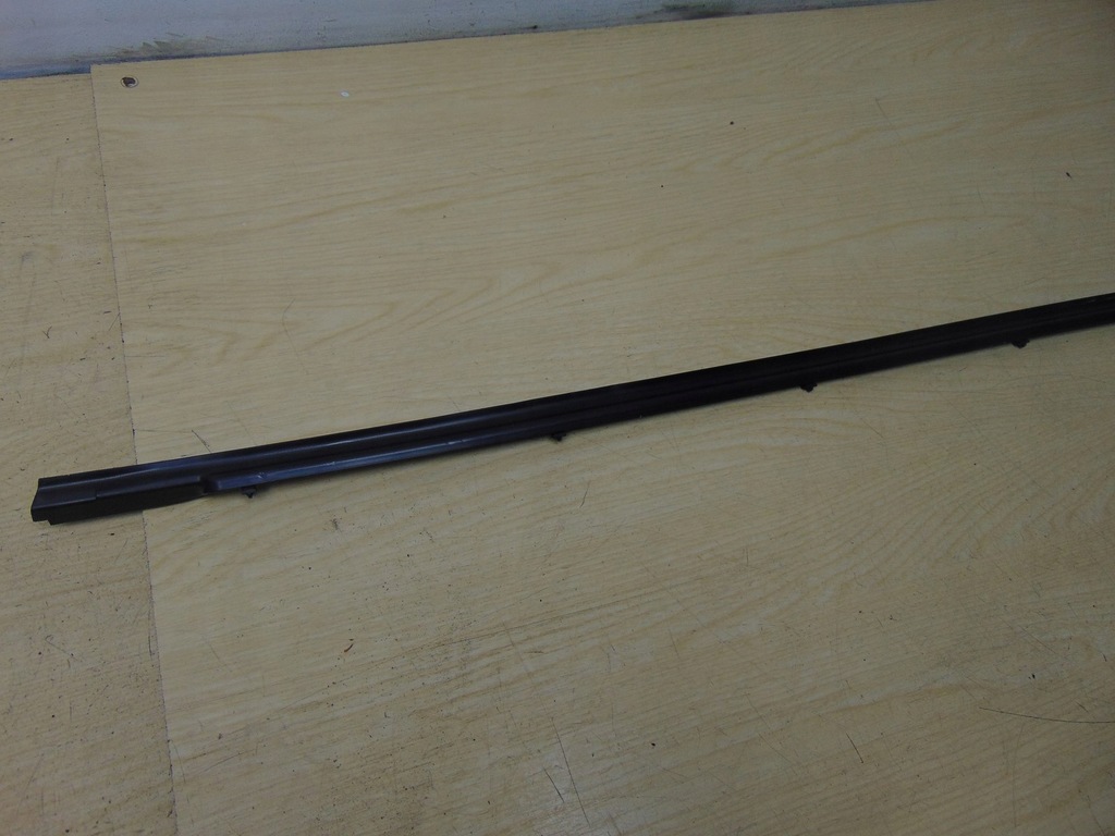 фото №5, Молдинг бічна ущільнювач ліва перед mercedes w213