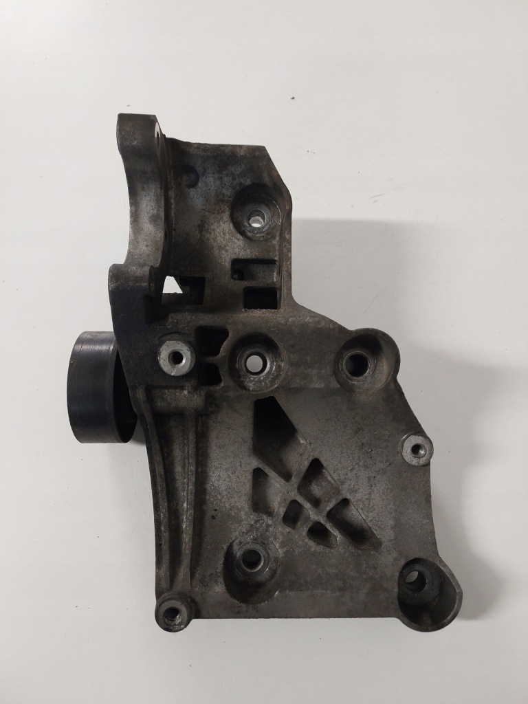 Купить Кронштейн генератора 2.0 cdti opel insignia 55562863