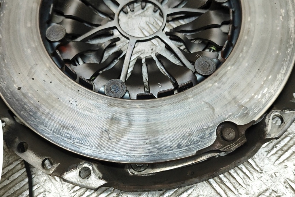 фото №8, Volkswagen caddy 2k mk3 фургон набір зчеплення 03l141016n 2.0 дизель 90kw 2