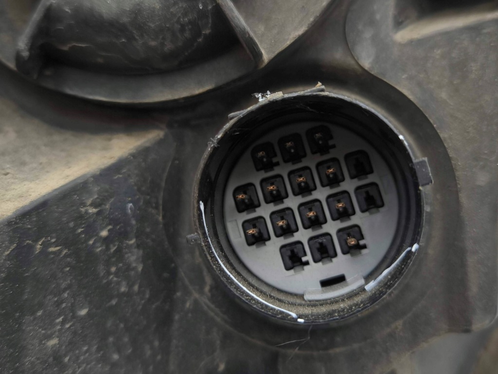 фото №16, Land rover discovery sport 2015 левая сторона лампа передняя