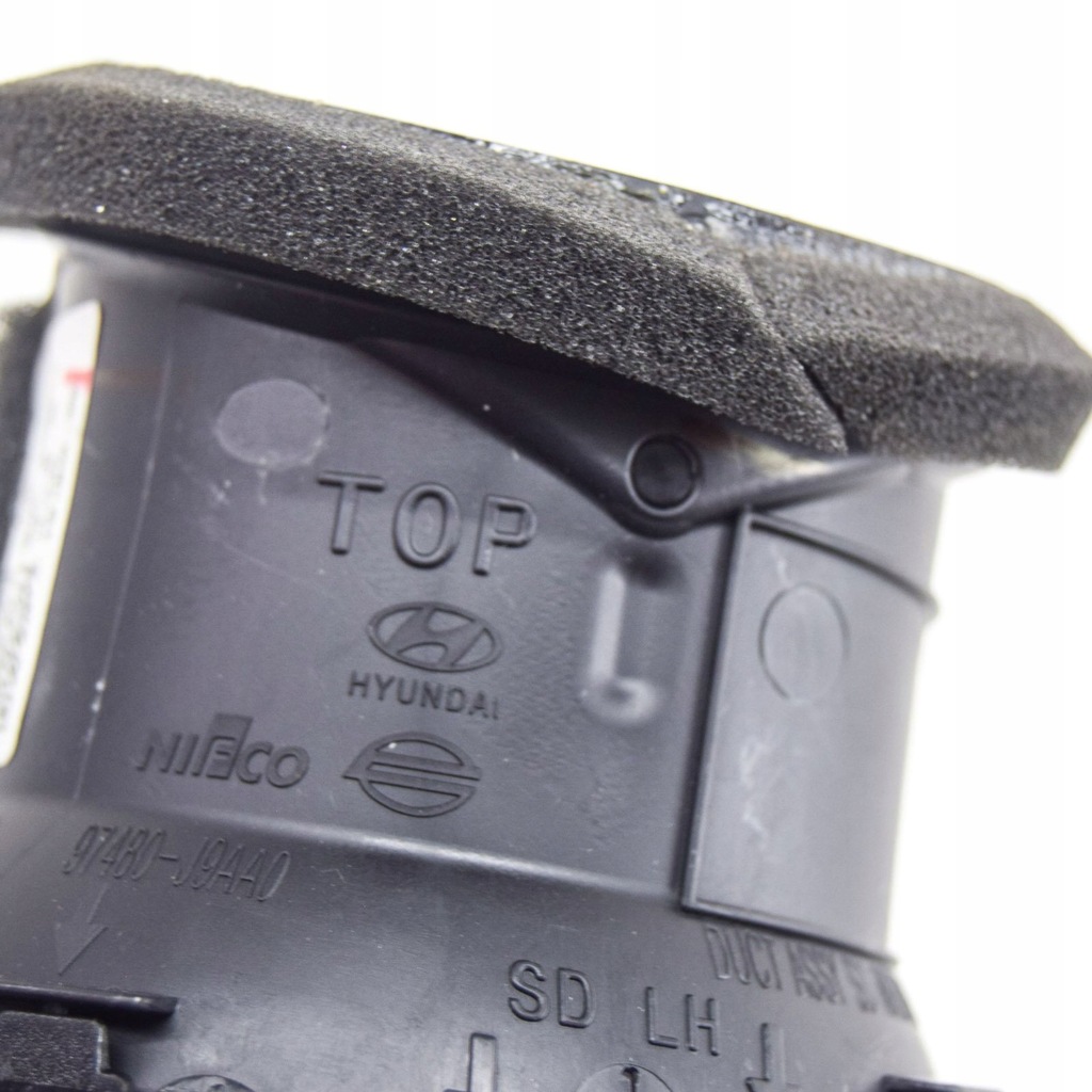 фото №6, Hyundai kona i 2021 форсунки / решётки обдув панели приборной панели