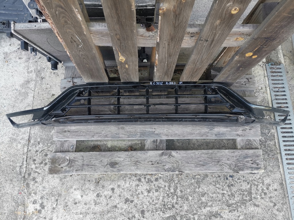 фото №1, Volvo xc90 ii накладка бампера решётка r-design