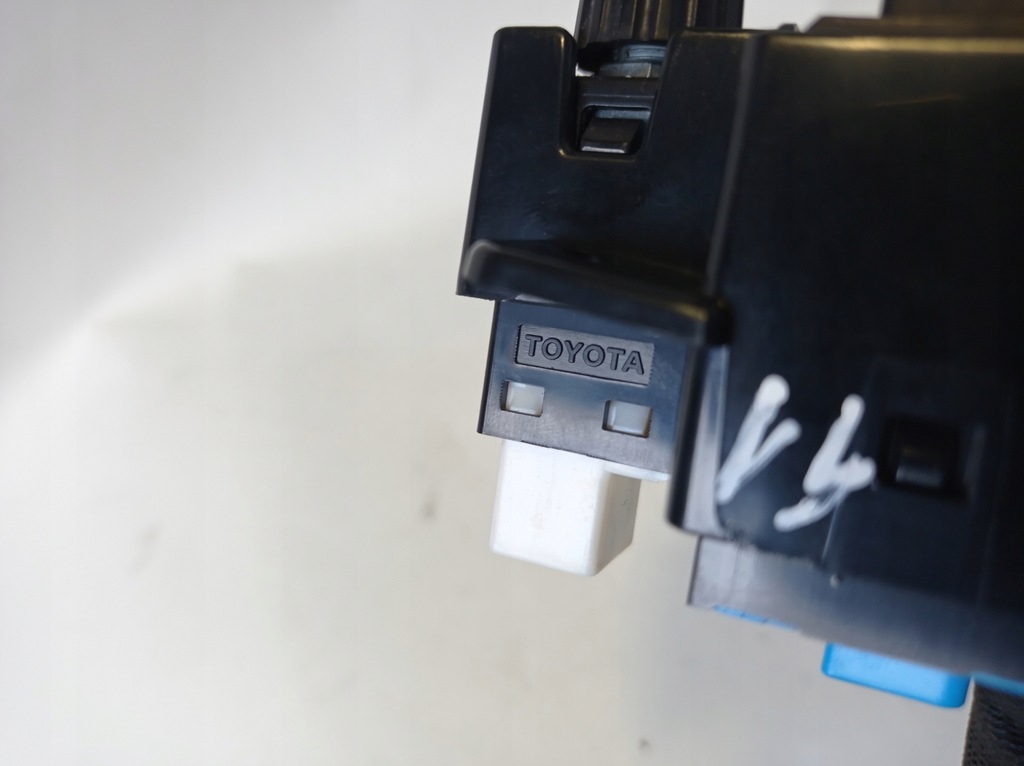 фото №8, Перемикач круїз-контроль регулювання lexus is 250 15a984