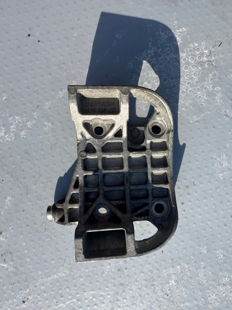 Купить !крепеж генератора audi vw 059903143p!