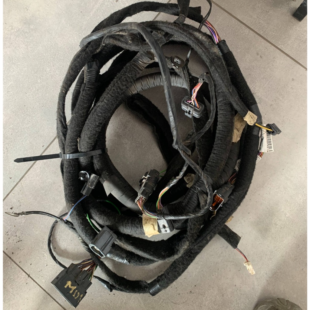 фото №1, Джгут трубопровід кузов простір вантажний 241630915r renault master iii