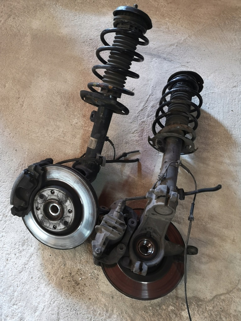 фото №1, Citroen c3 iii 1.2 benz поворотний кулак права