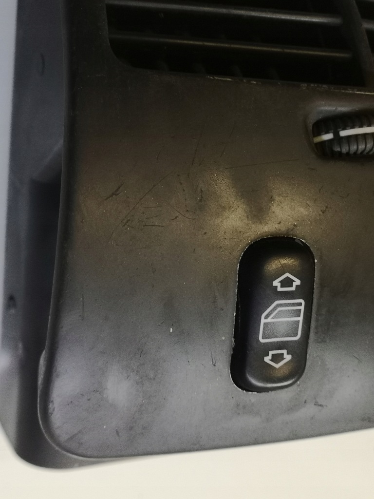 фото №9, Решётка обдув средняя mercedes s w220 2208300654