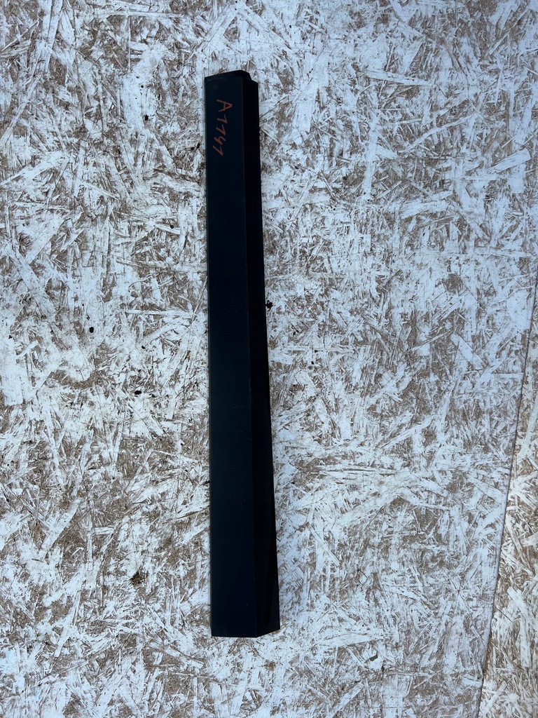 фото №1, Молдинг дверь левый перед mazda cx3