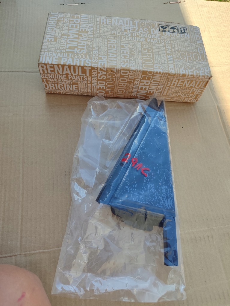 фото №1, Koleos ii трикутник молдинг двері правий tyłl 828721417r