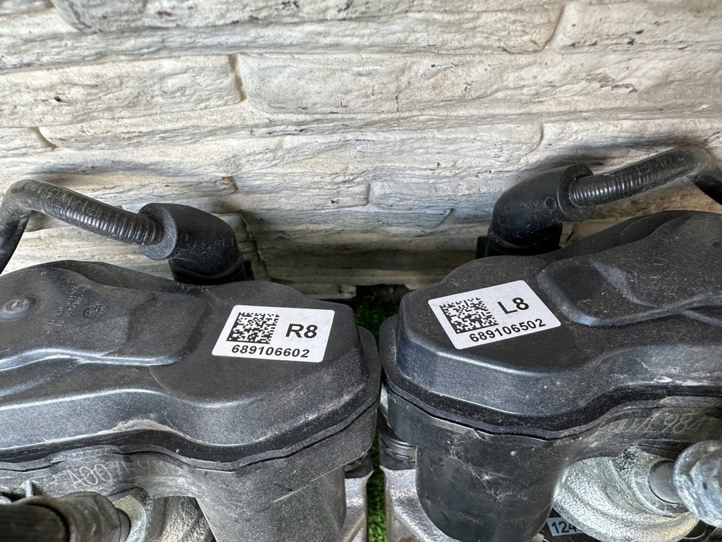 фото №6, Супорти гальмівні диски гальмівні колодки bmw 2 u06 3500km