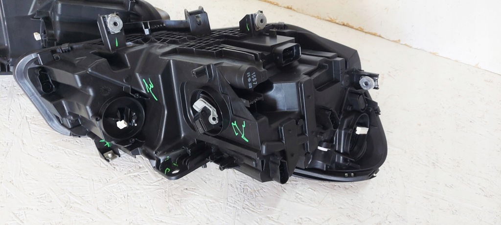 фото №11, Bmw 2 f45 f46 lift lci лампа левая правая адаптивный full led 8738645 8738646