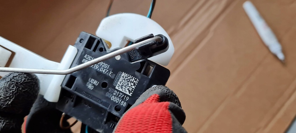 фото №10, A4 b9 8w lift датчик уровня топлива бака 2.0 8w0919047e a5 8w