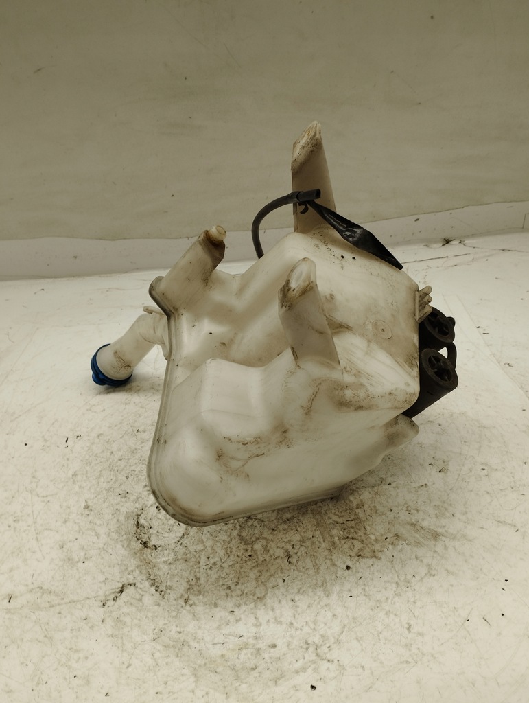 фото №8, Toyota yaris ii 2 бачок омивача + помпа 85310-0d060