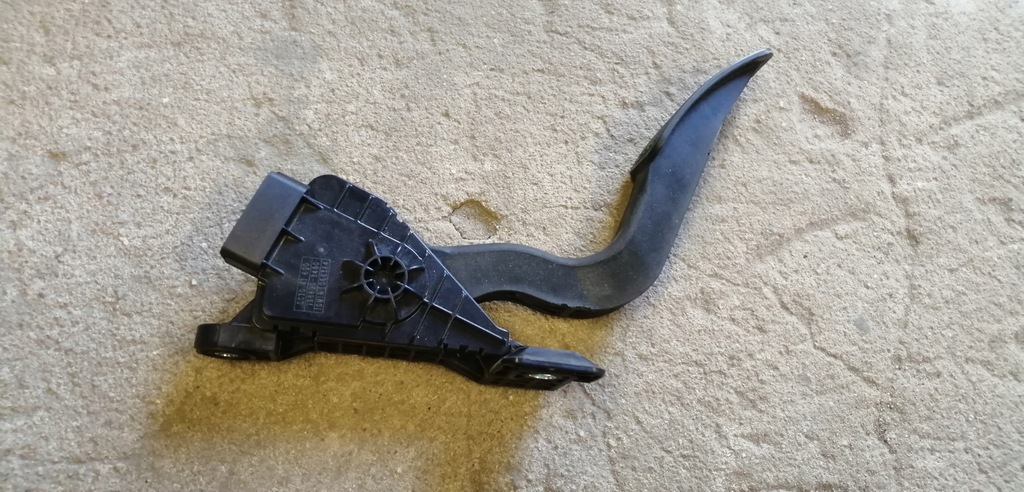 фото №1, Mazda 3 09-13 bl педаль газа cc3041600