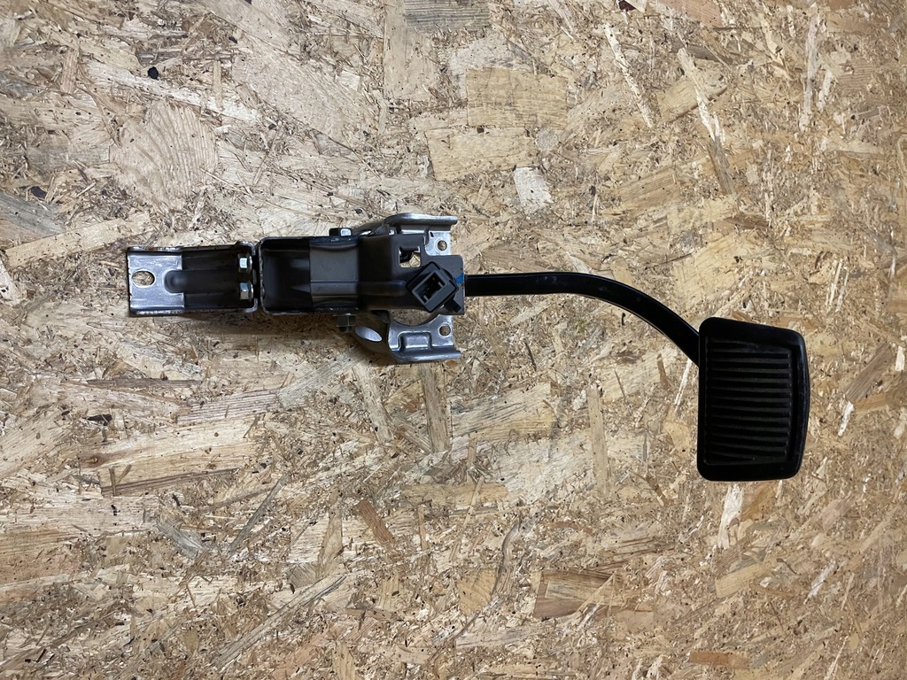 фото №1, Педаль датчик тормоза kia ceed ii 1.6crdi автоматическая коробка передач