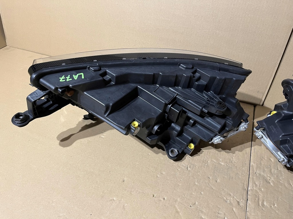 фото №10, Skoda kamiq комплект лампа перед левая правая full led