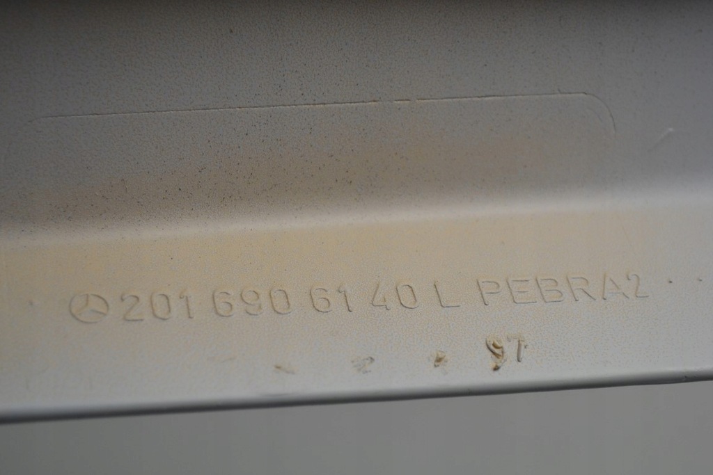 фото №6, Mercedes w201 накладка молдинг бампера задня ліва