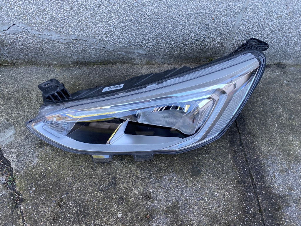 фото №1, Лампа ліва focus mk4 led jx7b-13w030-ae europa