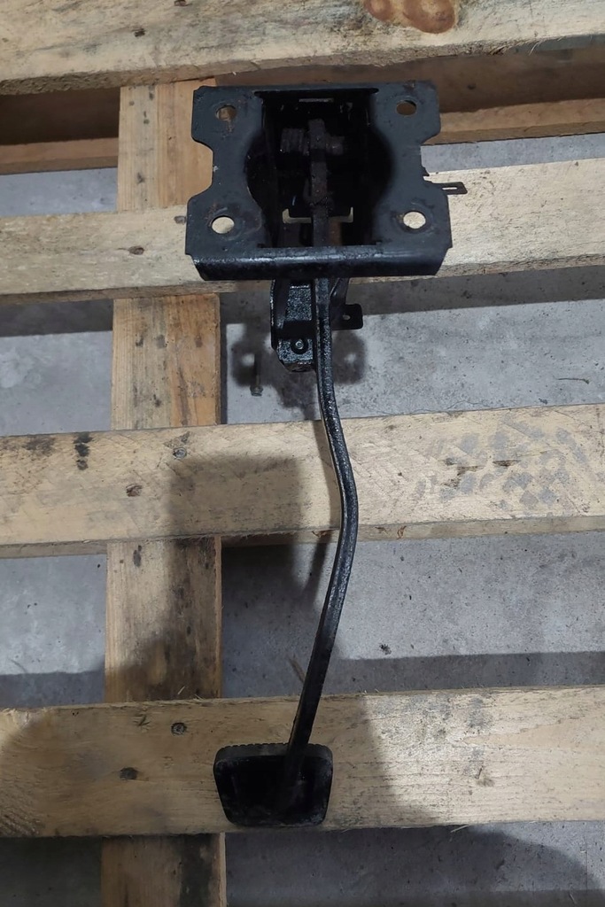 фото №4, Педаль тормоза nissan patrol y60 2,8d 1992r.