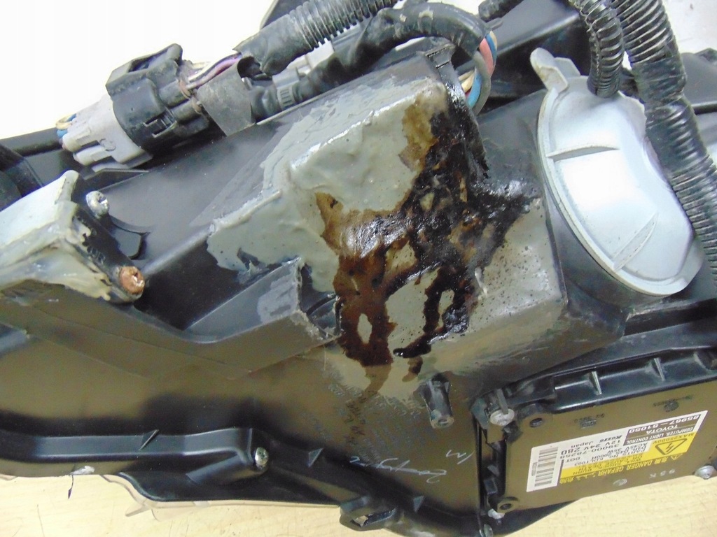 фото №10, Лампа правая перед ксенон toyota avensis t27 koito