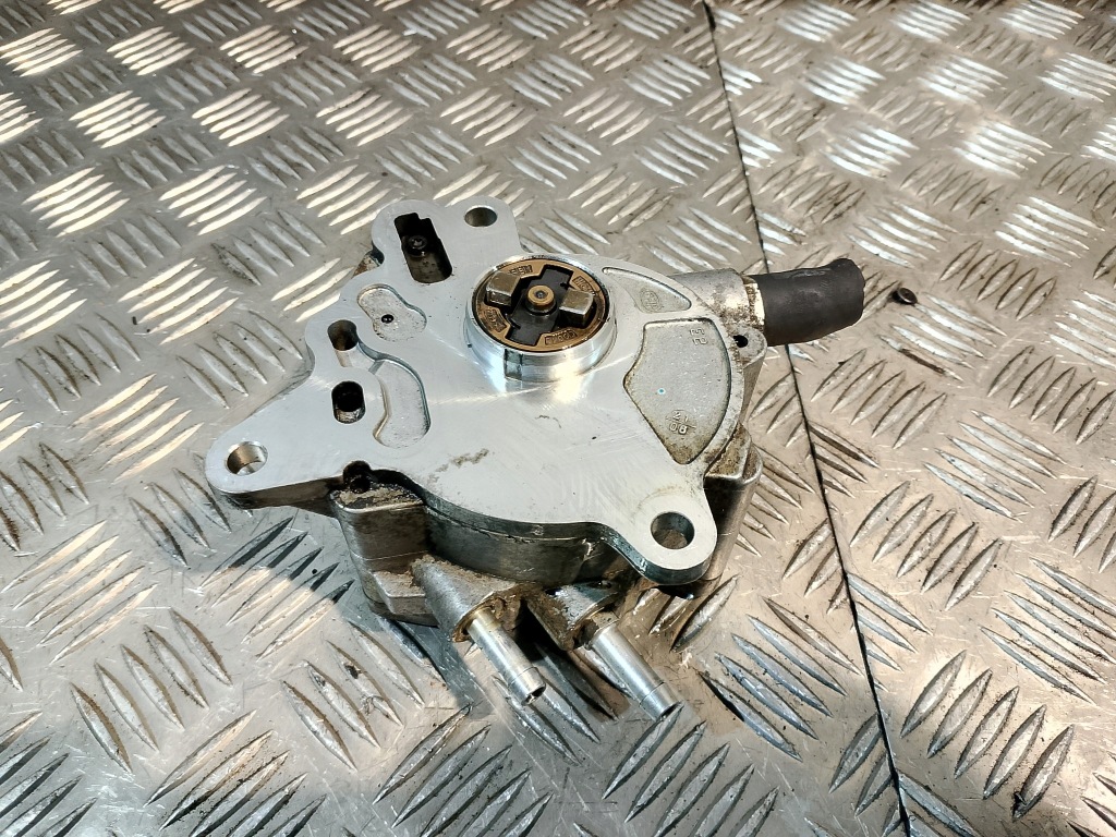 Насос вакуум вакуум dodge caliber 2.0 crd bosch 03g145209c в Україні