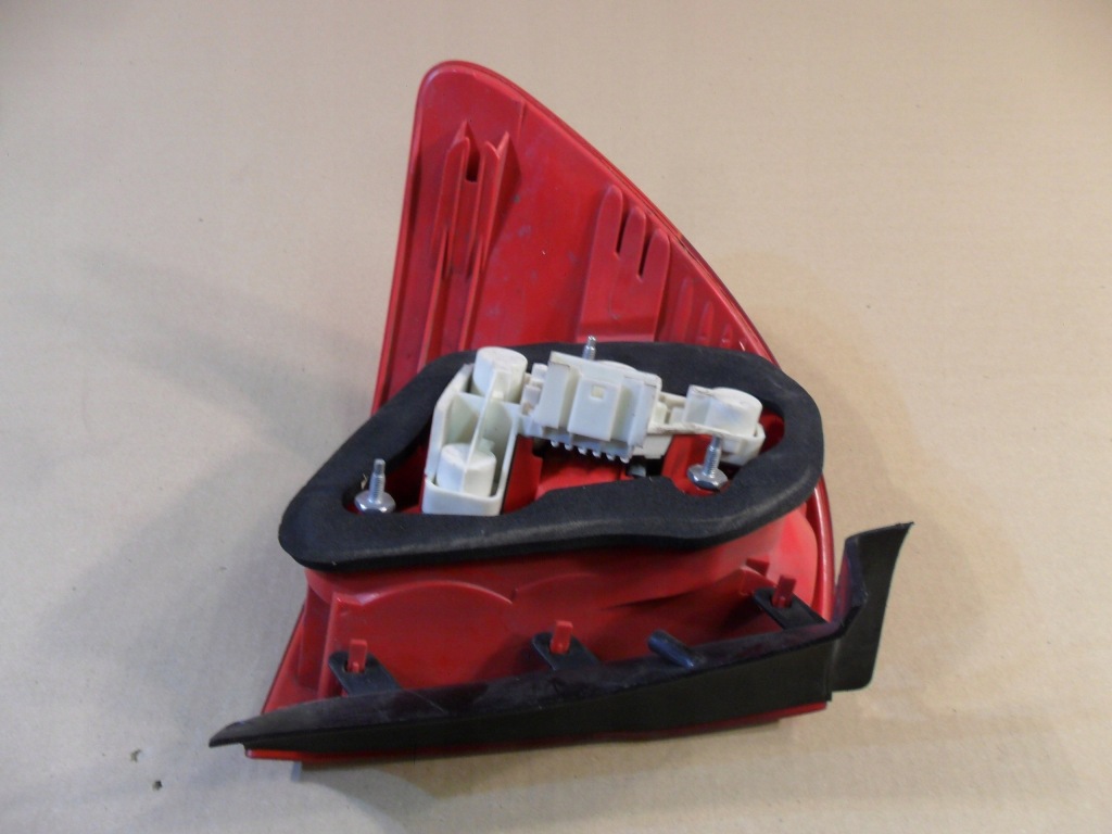 Bmw 3 e91 kombi 04-07 лампа права задня 7160062 в Україні