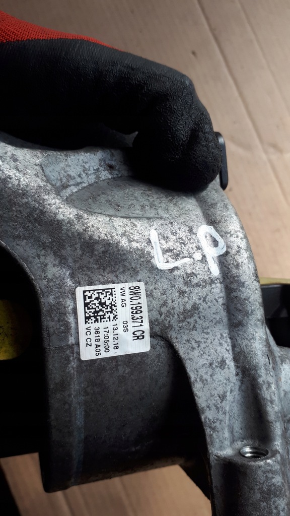 фото №11, A4 b9 8w подушка двигуна 2.0 tfsi 8w0199371cr a5