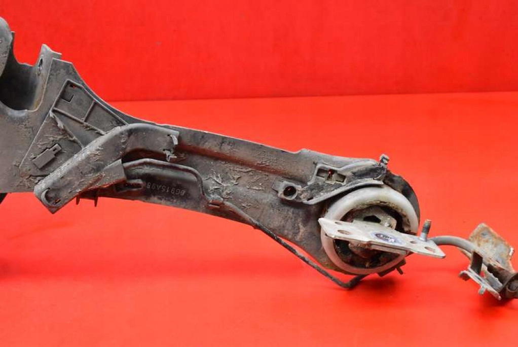 фото №10, Поворотний кулак ступиця права задня 6g915a968 volvo v60 1 i 2.0 d4 181 km 13-20