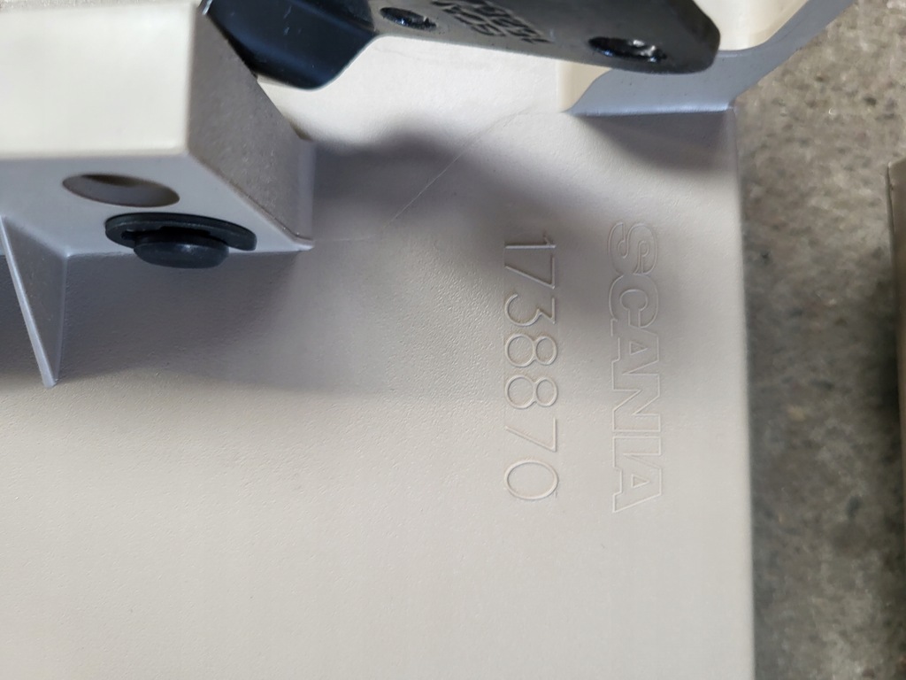 фото №10, Дверца бардачка консоли верхней scania r 1738870