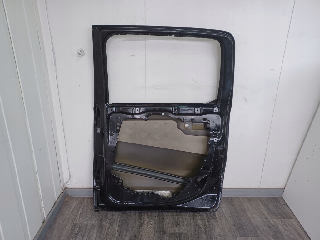 Дверей задні праве ----- dodge ram 1500 2019- ---- версія long довга Зі Шроту