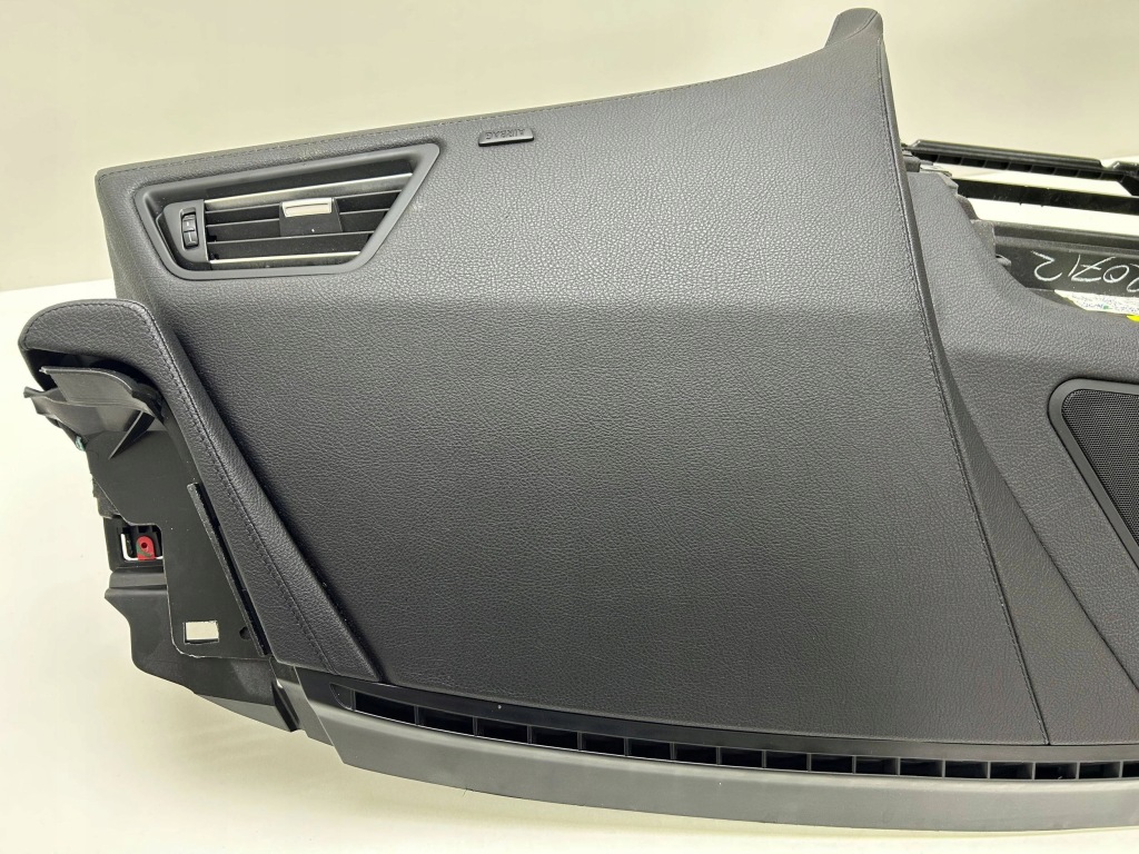 Приборная панель приборная черная кожа schwarz softskin bmw 6 f06 f12 f13 9229953 в Украине