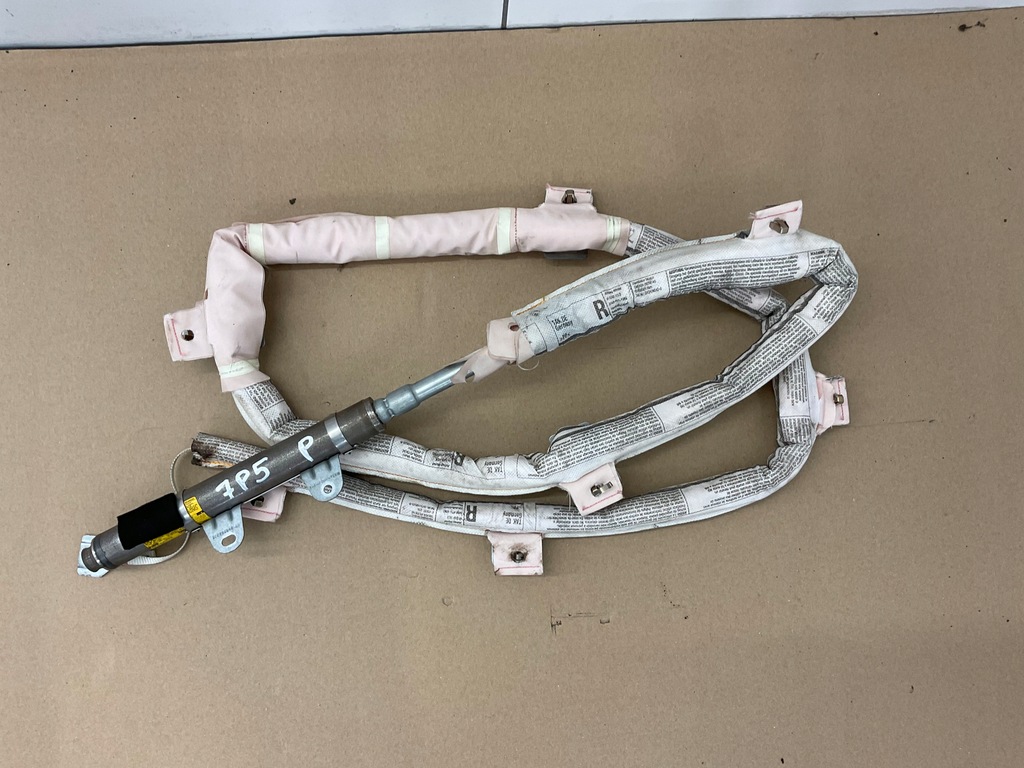 фото №1, Porsche cayenne 7p5 шторка безопасности правая оригинал