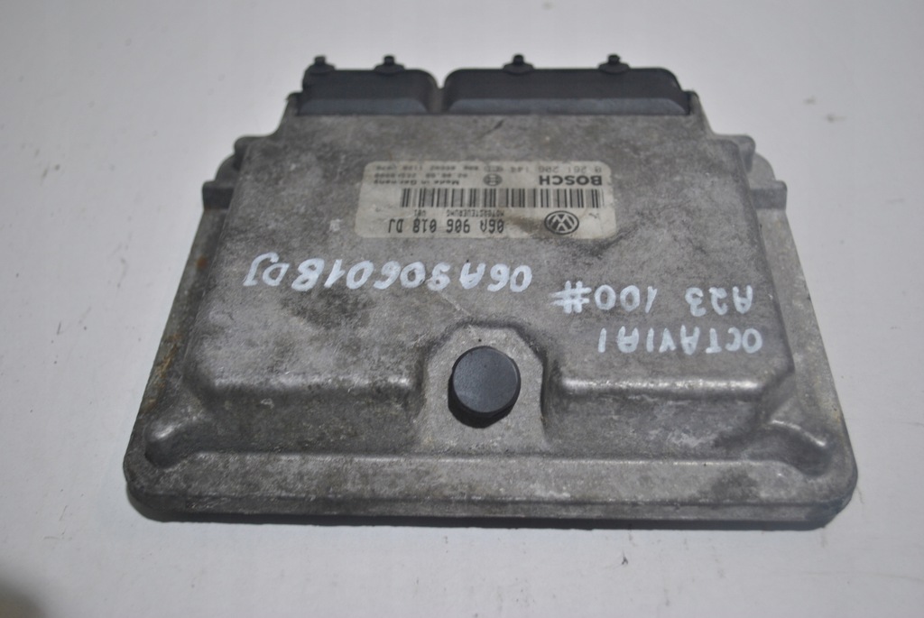 фото №5, Бортовой компьютер двигателя skoda octavia i 06a906018dj