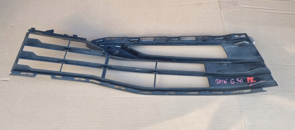 Bmw 5 g30 g31 решітка бампера права перед 7385262 Ціна