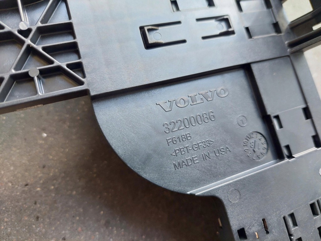 фото №7, Клемма аккумулятор плюсовая предохранитель 314737/7 volvo s60 iii v60 ii 2.0 d 3