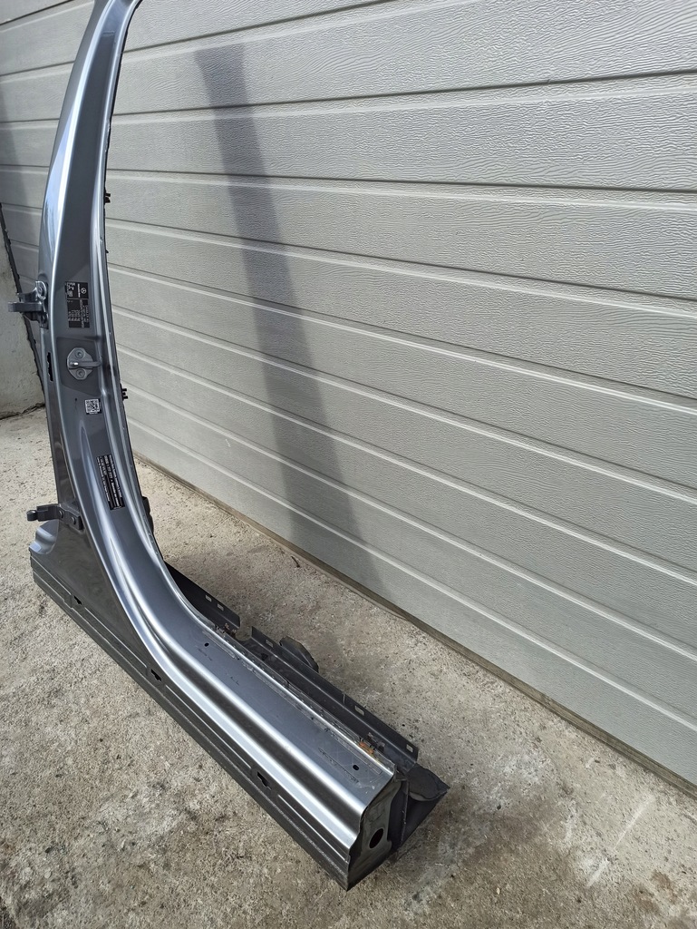 фото №4, Mercedes w247 блок двигуна поріг середній правий 787