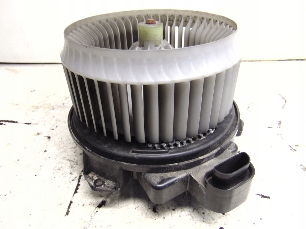 фото №1, Вентилятор воздуходувка обдув toyota rav4 iii europa