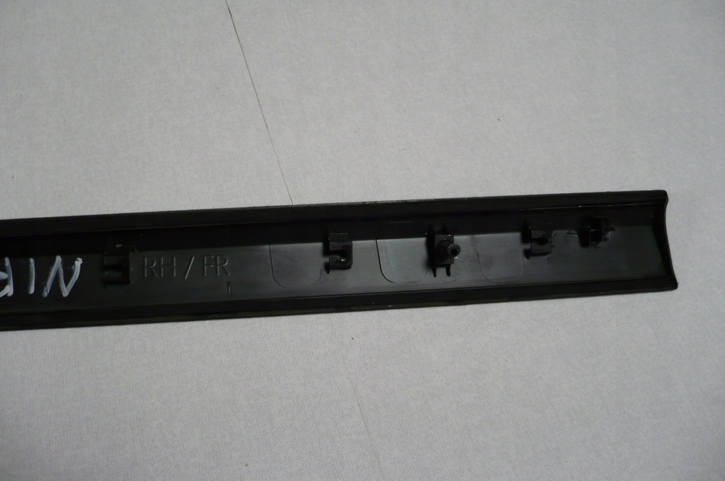 фото №11, Kia niro i 2016- молдинг дверь правая перед