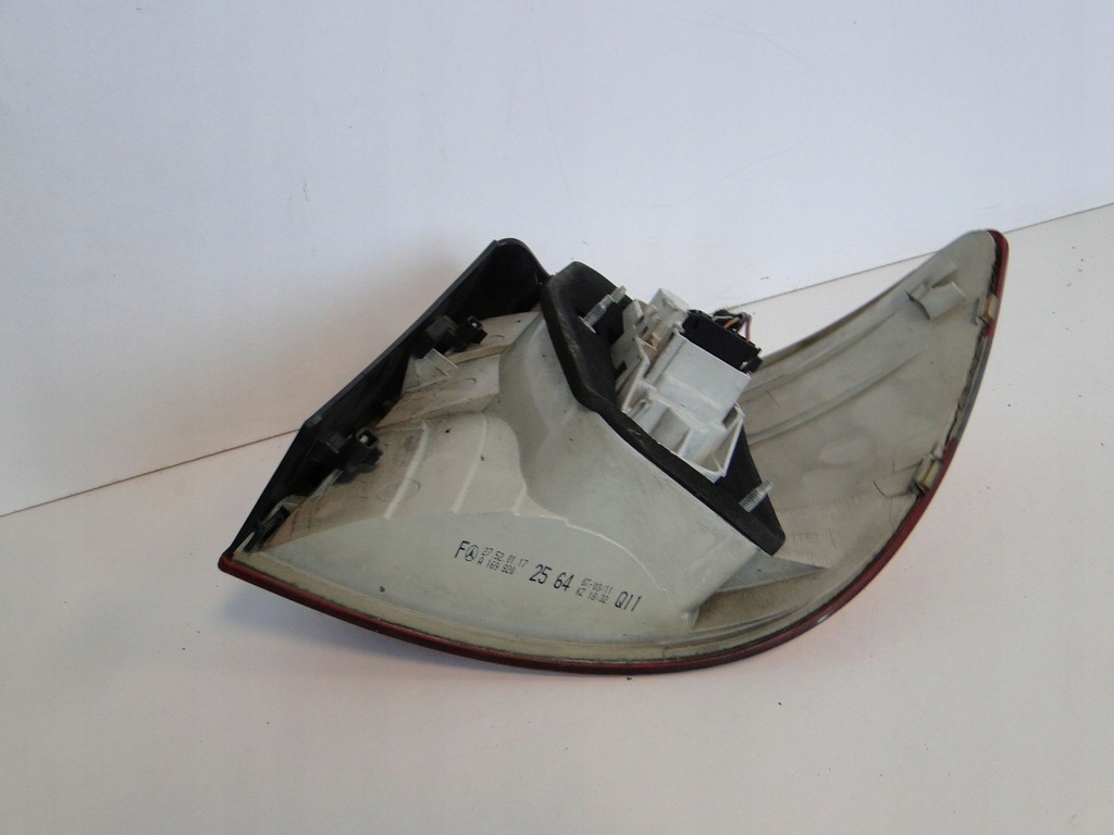 фото №6, Mercedes-benz оригинальный номер a1698202564 лампа задняя комбинированная