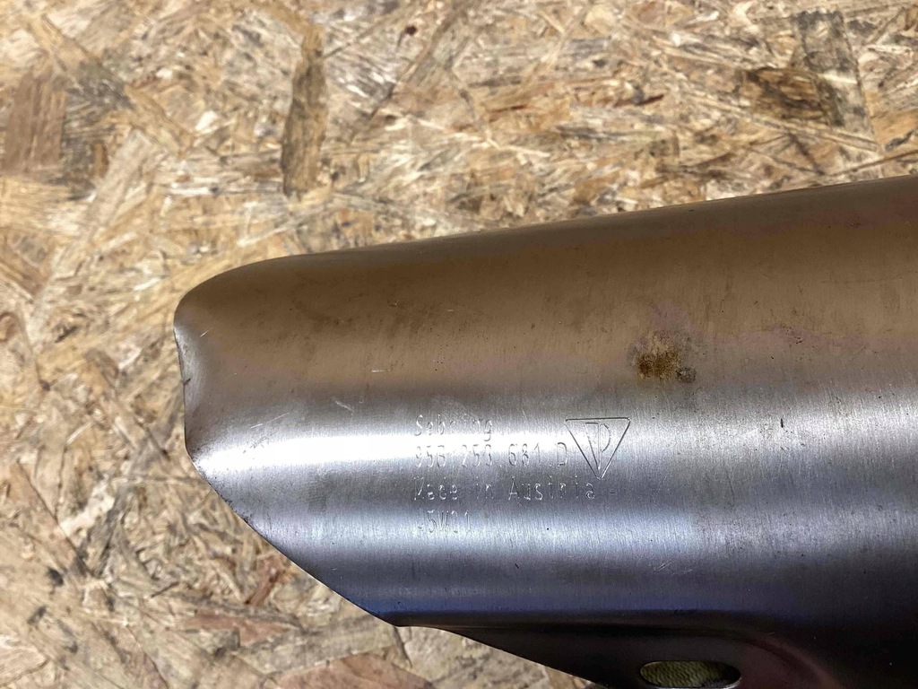 фото №5, Porsche macan 95b задняя сторона левая наконечник глушителя