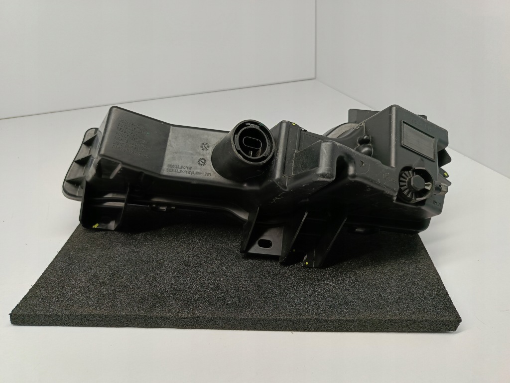 Tesla 3 рестайлинг  y 20- противотуманная фара drl правый лампа противотуманная led 1624798-00-a в Украине