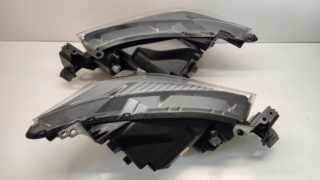 Mazda cx5 рестайлінг  full led лівий правий фара фара Ціна