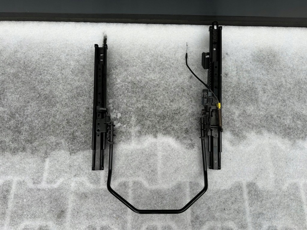 фото №1, Opel corsa d напрямна сидіння права пасажира