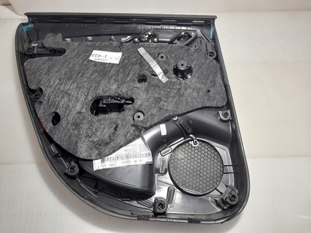 фото №13, Audi a3 8v sportback обшивка двері правий задня оббивка czarna super стан