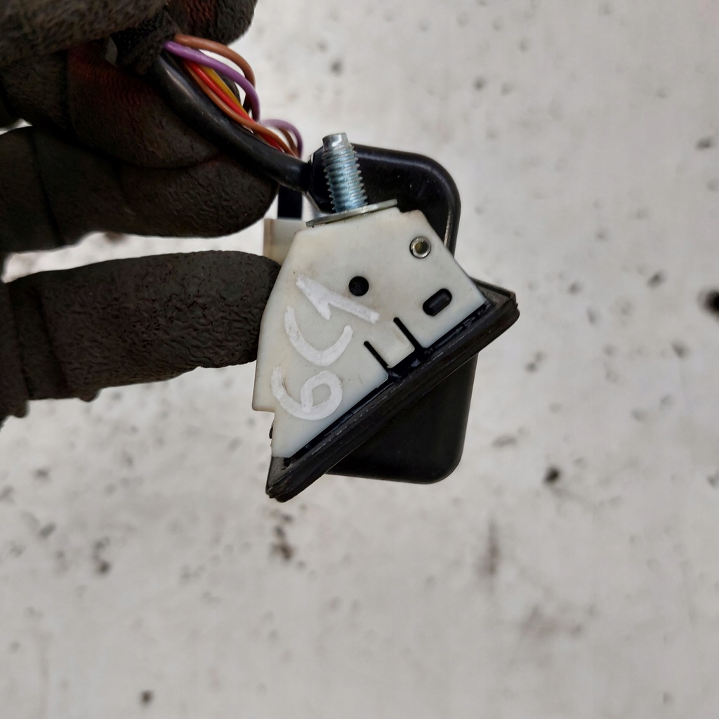 фото №10, Volkswagen passat b7 sedan usa ручка микровыключатель крышки камера заднего вида