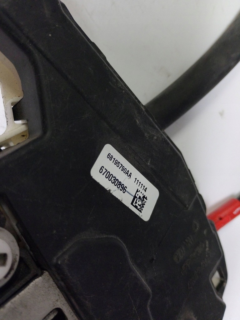 фото №4, Maserati замок дверь 68195790aa europa